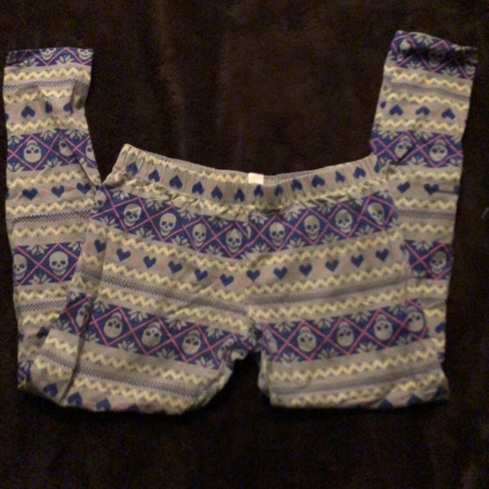 Skull patterned leggings